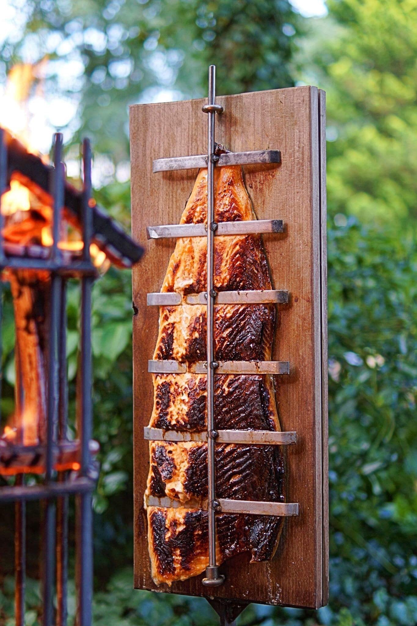 Lachsfilet frisch - ganze Seite -ideal für Flammlachs - Fischveredelung Nordhauser Mühle